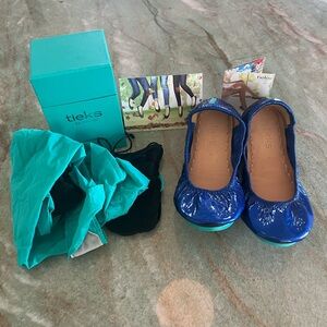 Tieks Sapphire Blue patent Flats EUC